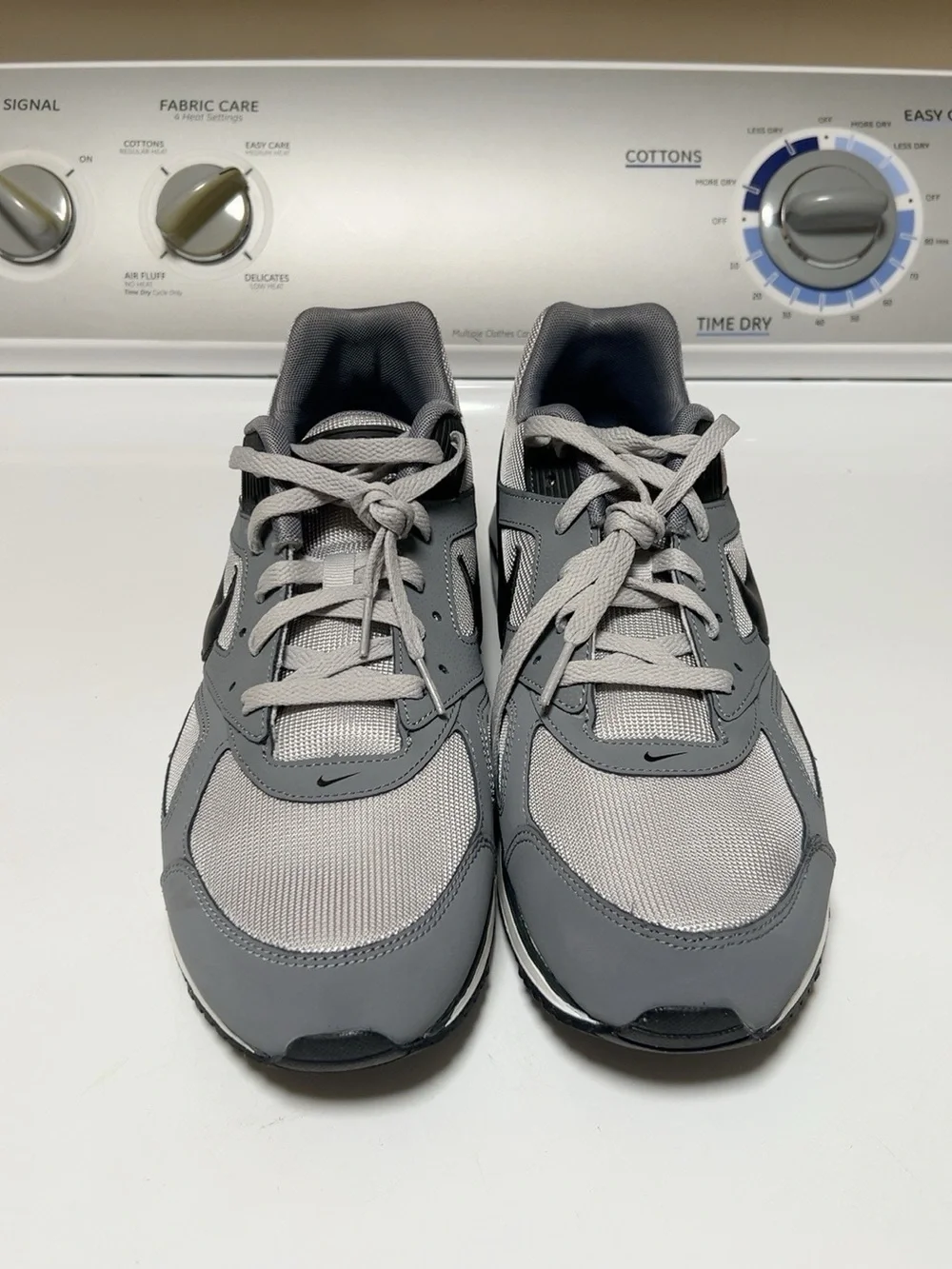 Nike Air Max IVO Wolf Grey Black Men’s Size 12 Sneakers 580518-001